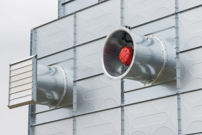 Problem z niewłaściwą pracą wentylatora wyciągowego – przyczyny i naprawa
