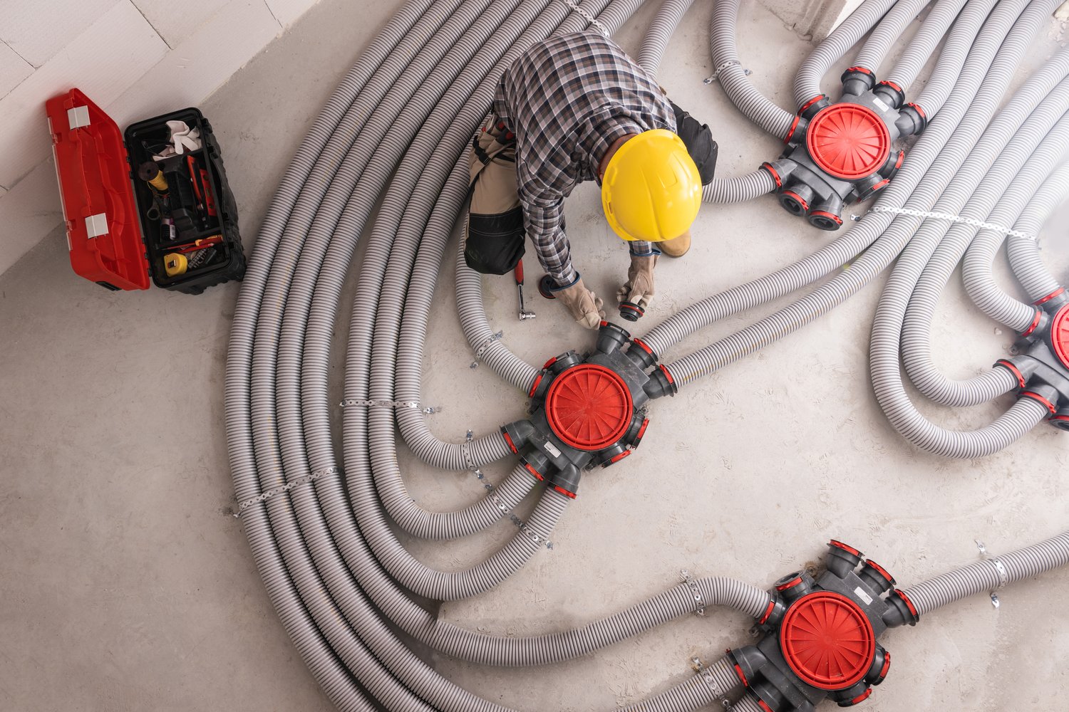 Praktyczny przewodnik po peszlach w instalacjach elektrycznych i hydraulicznych