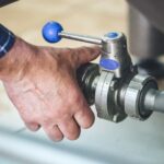 Problem z zablokowanym zaworem kulowym – skuteczne metody odblokowywania