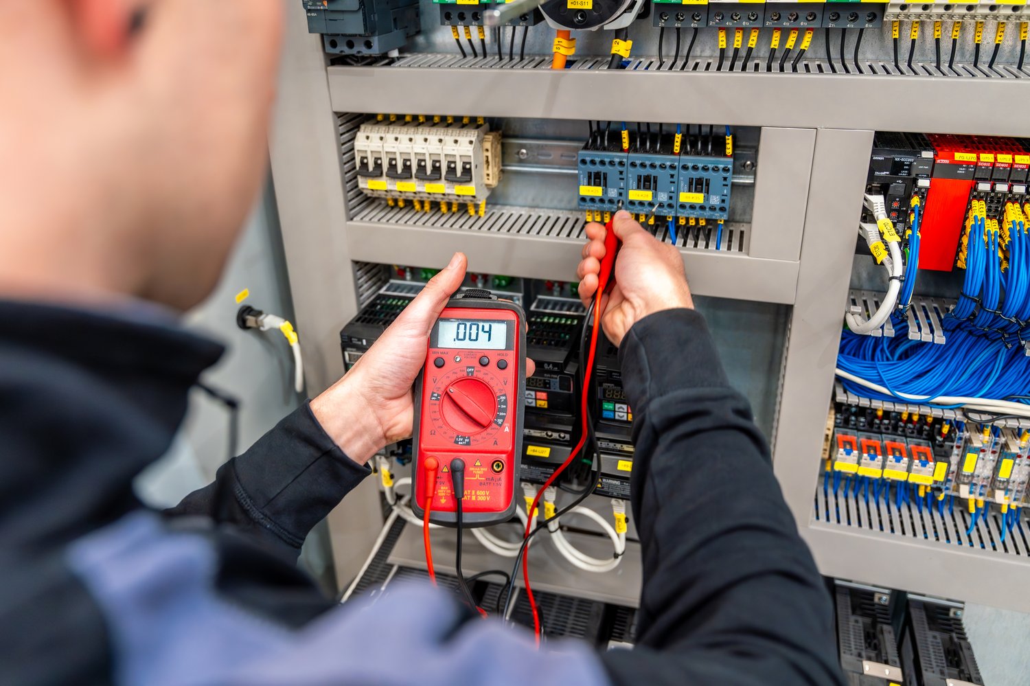 Profesjonalne narzędzia pomiarowe dla instalatorów i elektryków