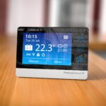 Jak efektywnie zarządzać instalacjami elektrycznymi i grzewczymi w domu