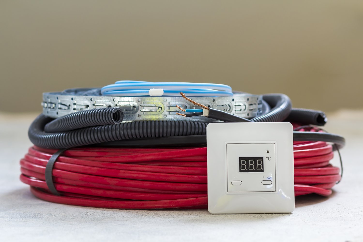 Jak wybrać odpowiednie przewody elektryczne do instalacji domowej