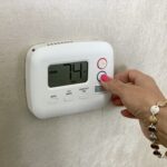 Problem z nieprawidłowym działaniem termostatu pokojowego – kalibracja i wymiana