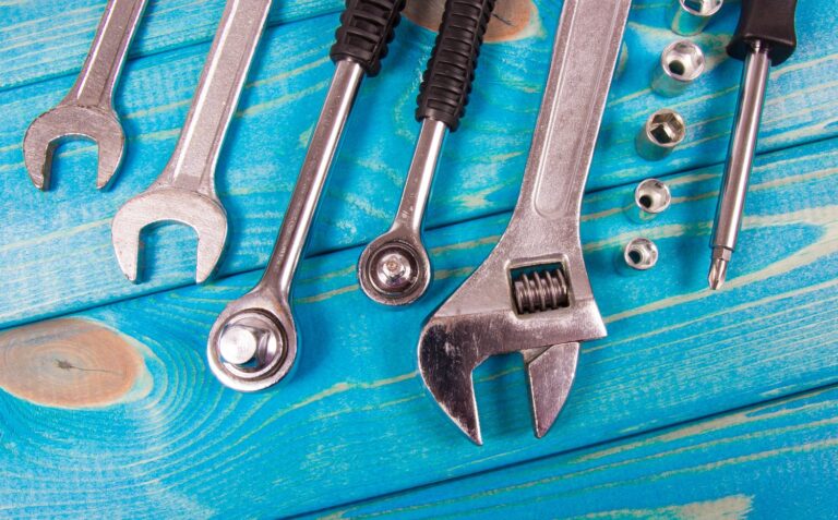 Jak wybrać odpowiedni klucz francuski do prac instalacyjnych