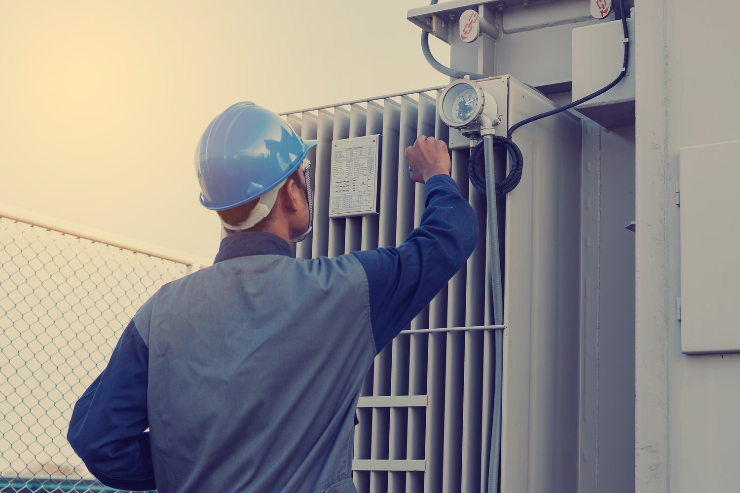 Problem z niedziałającym transformatorem w oświetleniu ogrodowym – diagnostyka i wymiana