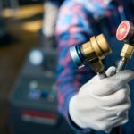 Problem z zablokowanym zaworem termostatycznym w grzejniku – odblokowanie i regulacja temperatury