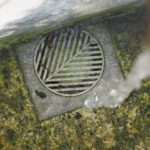 Problem z zatkanym odpływem tarasu – udrożnienie i zabezpieczenie przed kolejnymi blokowaniem