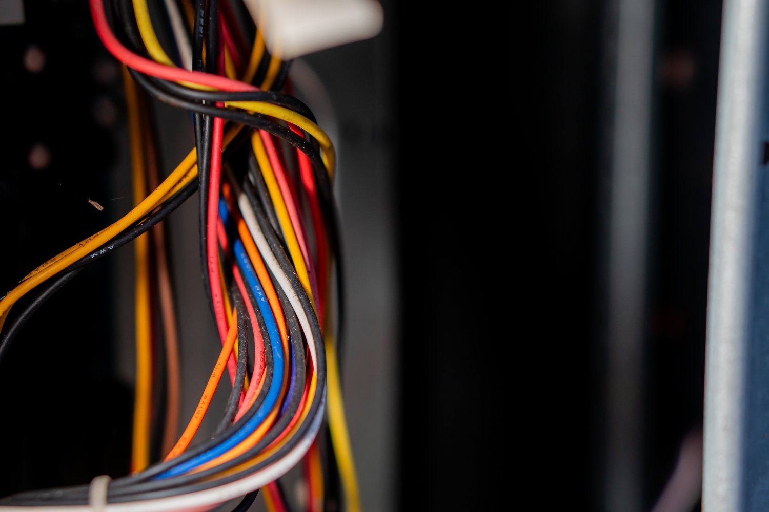 Jak wybrać odpowiedni przewód elektryczny do instalacji domowej