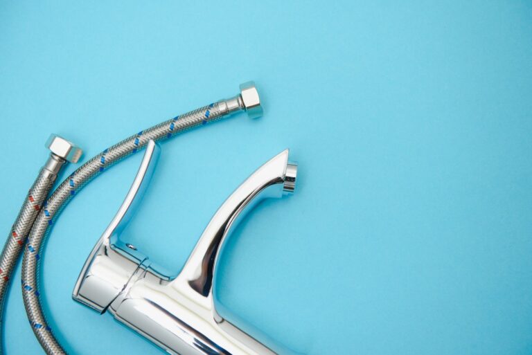 Jak wybrać odpowiedni wężyk do baterii i dbać o jego prawidłowe funkcjonowanie