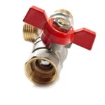 Problem z zablokowanym zaworem odcinającym przy liczniku wody – delikatne odblokowanie bez uszkodzenia mechanizmu