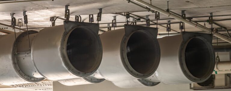 Problem z hałasem w przewodach wentylacyjnych – dodanie tłumików dźwięku i uszczelnienie połączeń